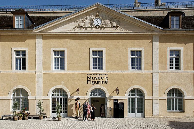 Exterior of the Figurine Museum